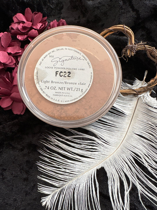 Signature Loose Powder - Light Bronze